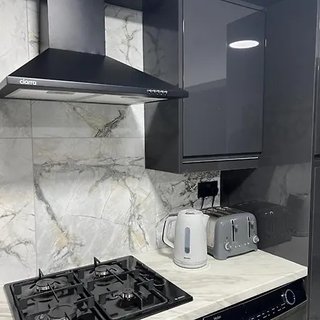 Tatil Evi Penthouse Style Luxury 2 Bedroom House Has Hot-tub, Extra Fees Apply Birmingham