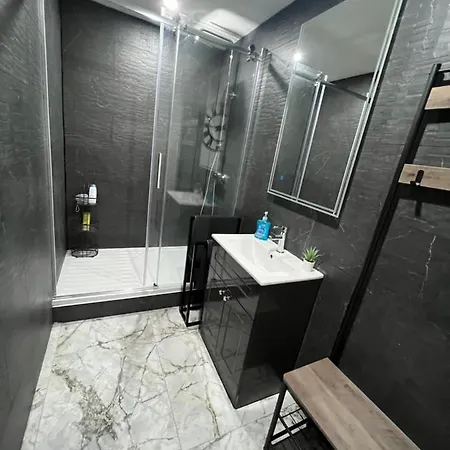 Tatil Evi Penthouse Style Luxury 2 Bedroom House Has Hot-tub, Extra Fees Apply Birmingham