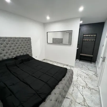 Holiday home Penthouse Style Luxury 2 Bedroom House Has Hot-tub, Extra Fees Apply