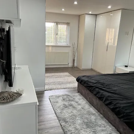Tatil Evi Penthouse Style Luxury 2 Bedroom House Has Hot-tub, Extra Fees Apply Birmingham