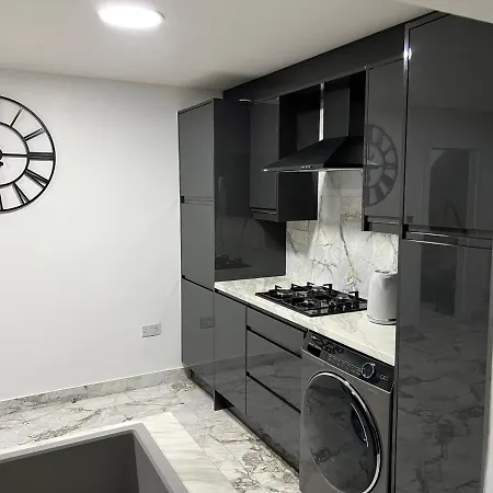 Tatil Evi Penthouse Style Luxury 2 Bedroom House Has Hot-tub, Extra Fees Apply Birmingham