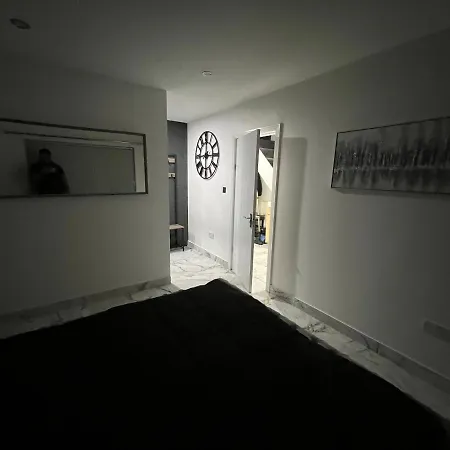 Tatil Evi Penthouse Style Luxury 2 Bedroom House Has Hot-tub, Extra Fees Apply Birmingham