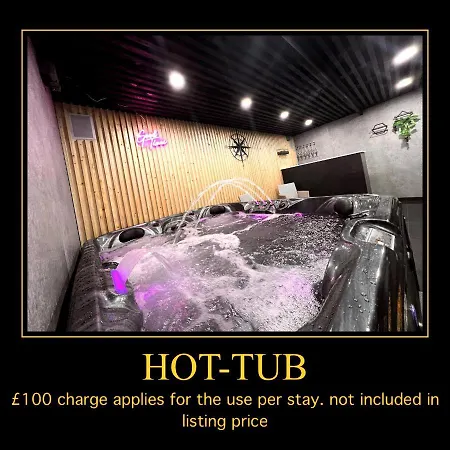 Tatil Evi Penthouse Style Luxury 2 Bedroom House Has Hot-tub, Extra Fees Apply
